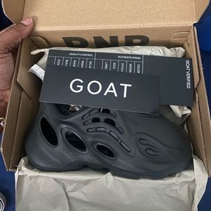 Yeezy toddler form runners